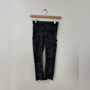 LULULEMON Fast Free Crop II 18” Reflective SZ 2 Nulux Incognito Camo Leggings
